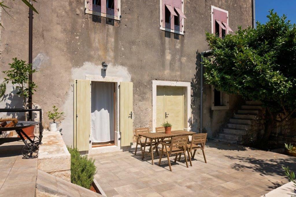 Old Town Studio And Apartment ヴルサル エクステリア 写真